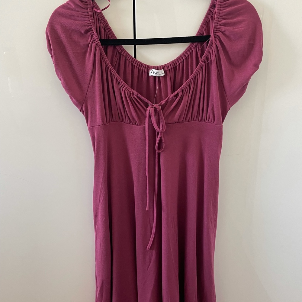 Beautiful pink dress w/ pockets!